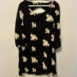 Adorable Black and Cream Floral Embroidered Cotton Dress Medium
